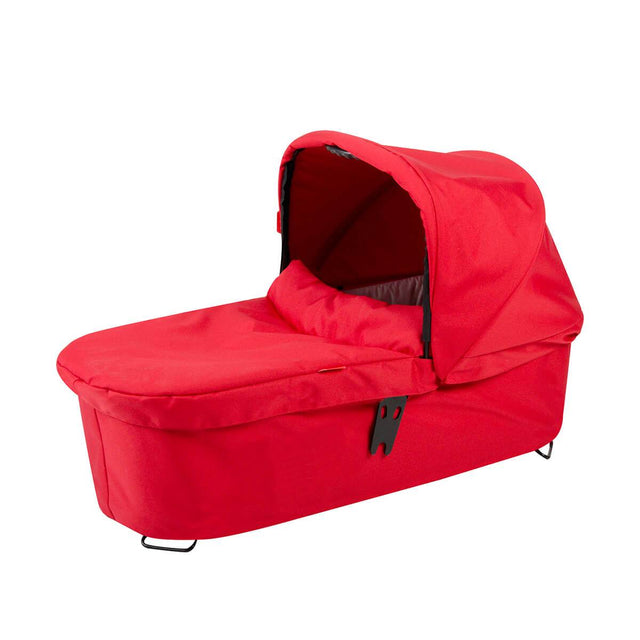 phil&teds dash snug carrycot 3qtr view_red
