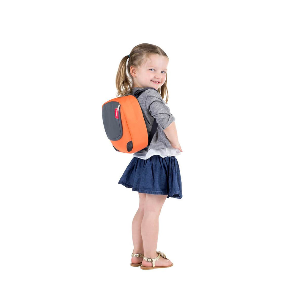 parade™ child carrier offers freedom for everyday adventure